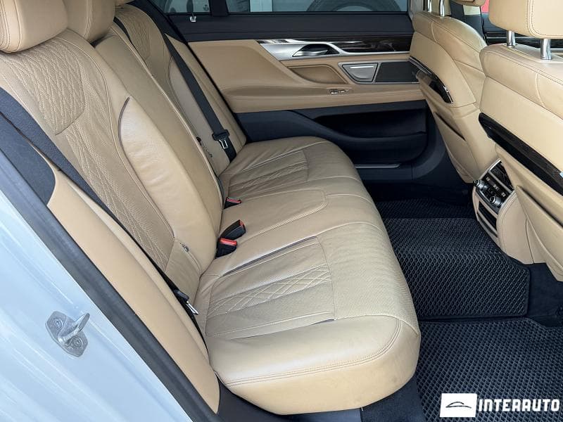 2022 BMW 740 — Miniatură 21