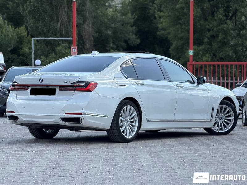 2022 BMW 740 — Miniatură 2