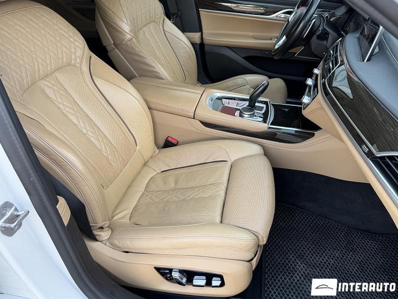 2022 BMW 740 — Miniatură 18