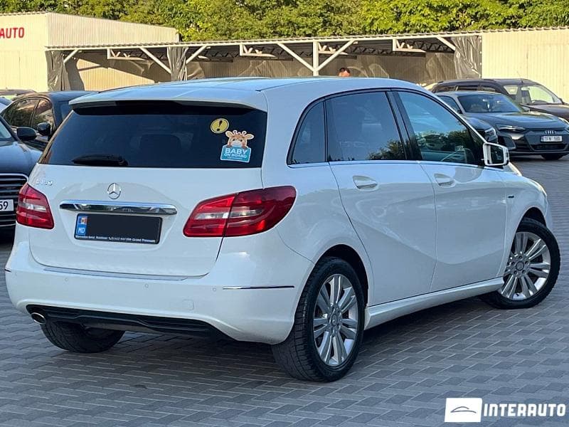 2012 Mercedes B 180 — Miniatură 4