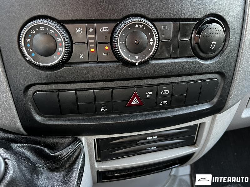 2015 Mercedes Sprinter — Miniatură 10