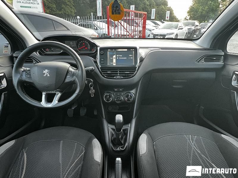 2013 Peugeot 208 — Miniatură 10