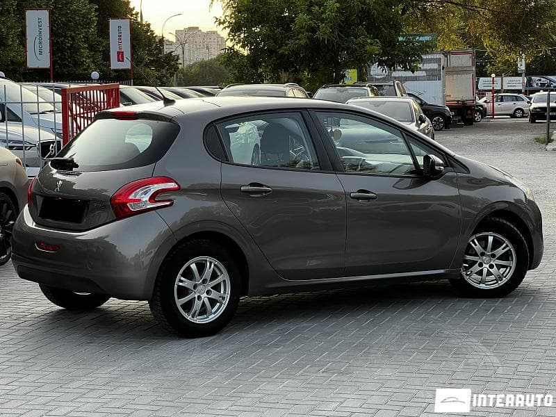2013 Peugeot 208 — Miniatură 2
