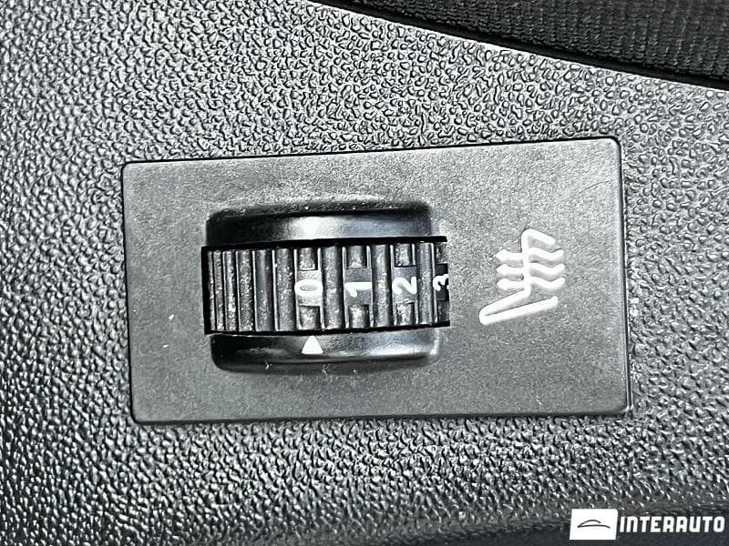 2013 Peugeot 208 — Miniatură 16