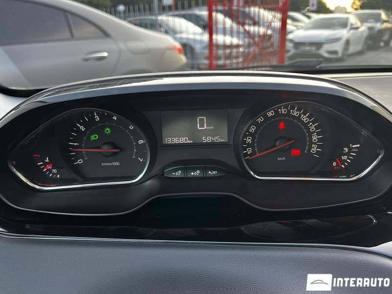 2013 Peugeot 208 — Miniatură 11