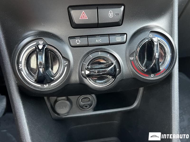 2013 Peugeot 208 — Miniatură 13