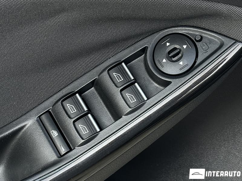 2016 Ford Focus — Miniatură 18