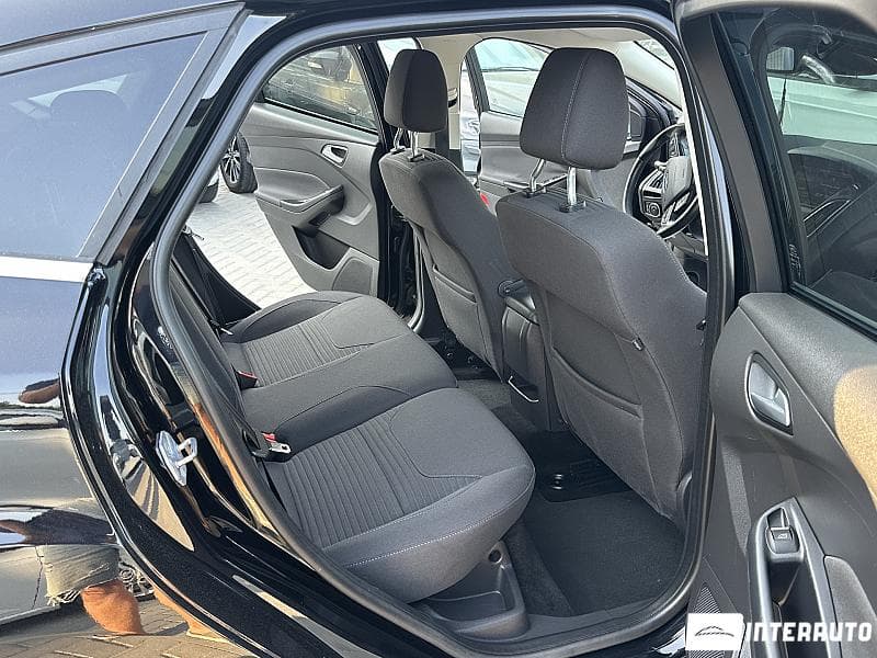 2016 Ford Focus — Miniatură 15