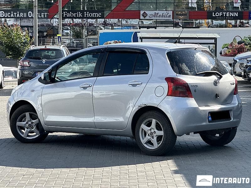 2007 Toyota Yaris — Miniatură 2