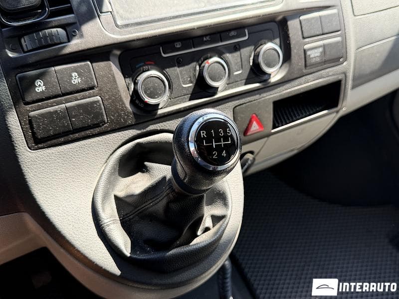 2012 Volkswagen Transporter — Miniatură 10