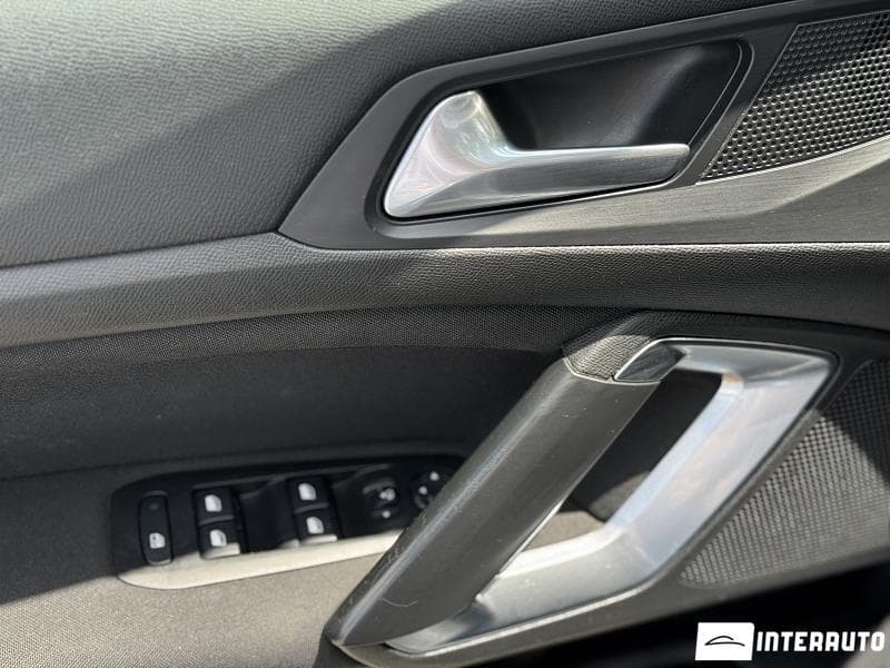 2017 Peugeot 308 — Miniatură 6