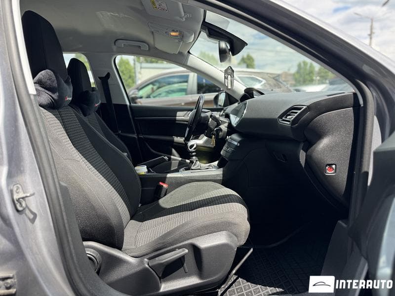 2017 Peugeot 308 — Miniatură 15