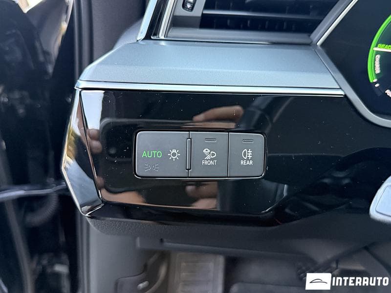 2020 Audi E-tron — Miniatură 18