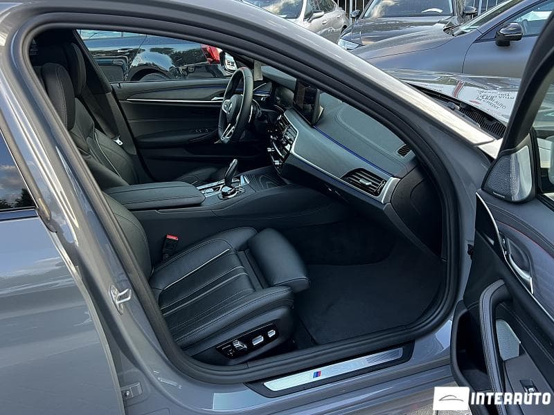 BMW M550i 2022 — Миниатюра 9
