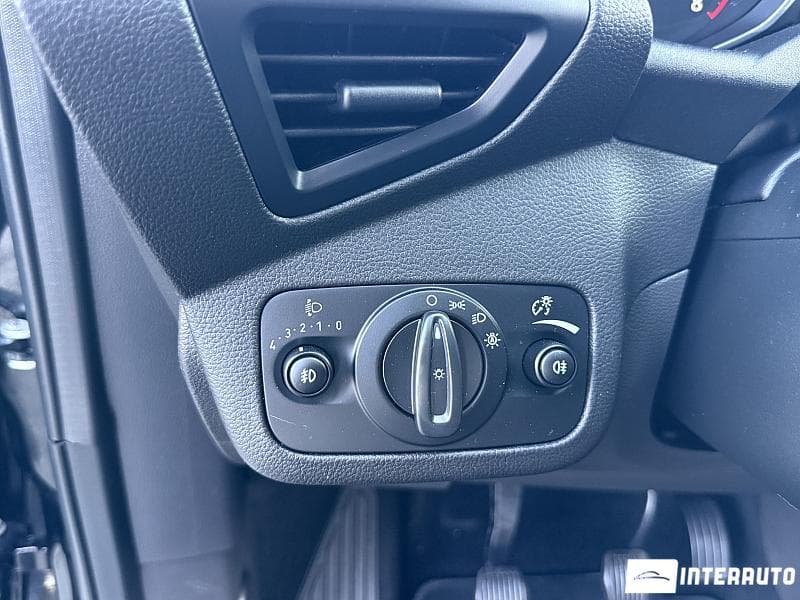 Ford Grand C-MAX 2017 — Миниатюра 18