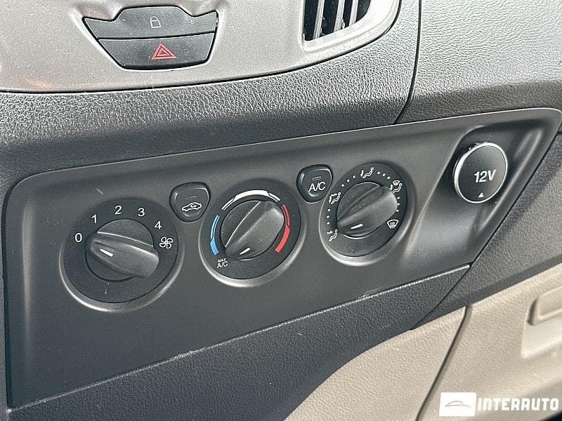 2013 Ford Transit — Miniatură 15