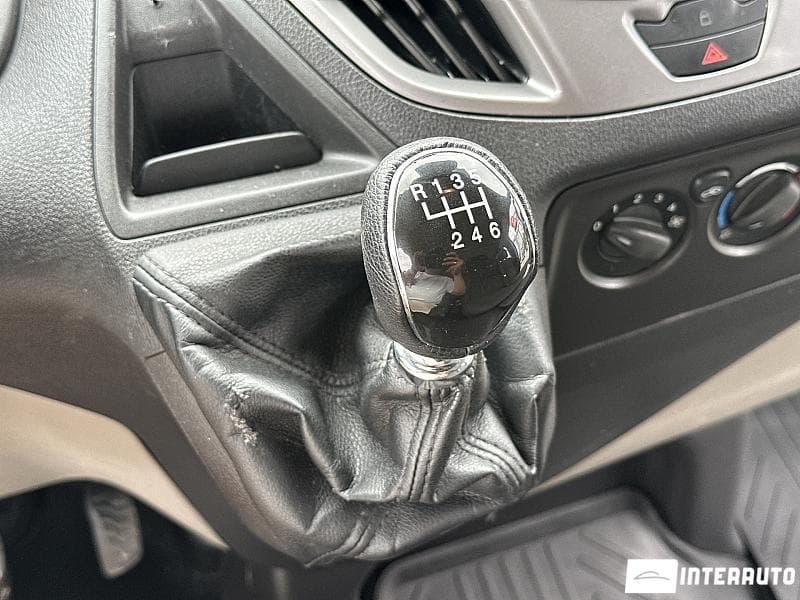 2013 Ford Transit — Miniatură 14