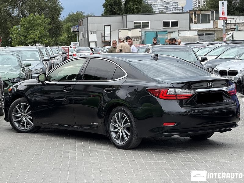 Lexus ES 300h 2018 — Миниатюра 2