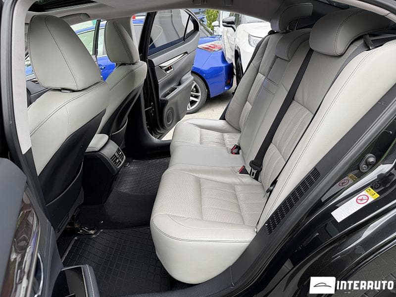 Lexus ES 300h 2018 — Миниатюра 7