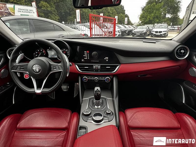 Alfa Romeo Giulia 2018 — Миниатюра 17