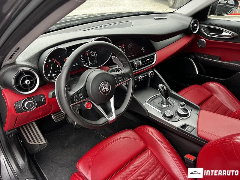 Alfa Romeo Giulia 2018 — Миниатюра 8