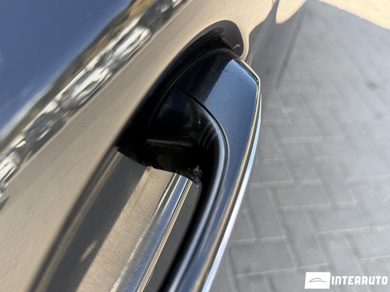 2018 BMW 530e — Miniatură 15
