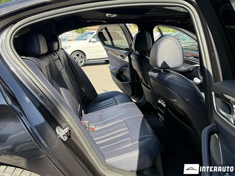 2018 BMW 530e — Miniatură 18