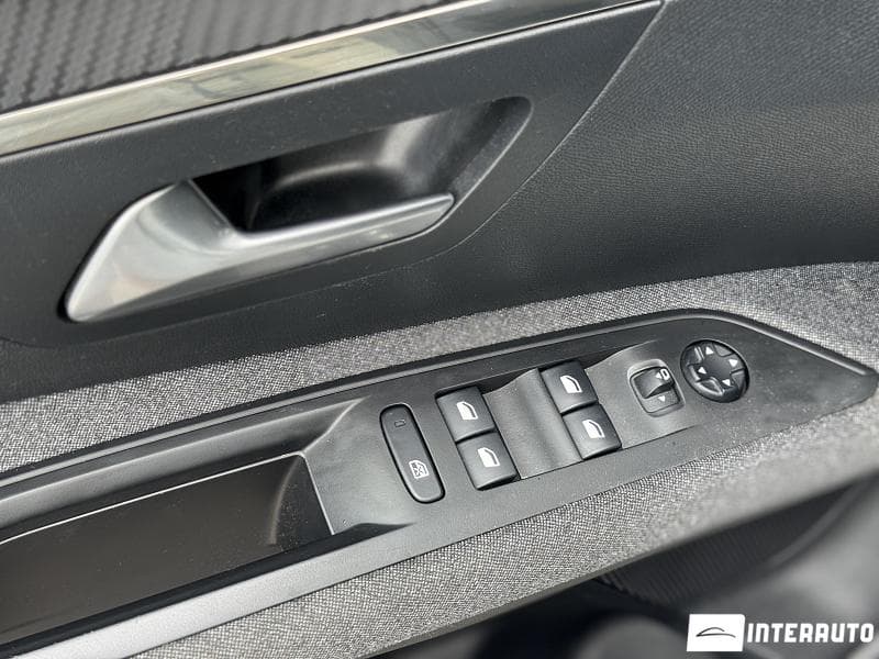 Peugeot 3008 2020 — Миниатюра 6