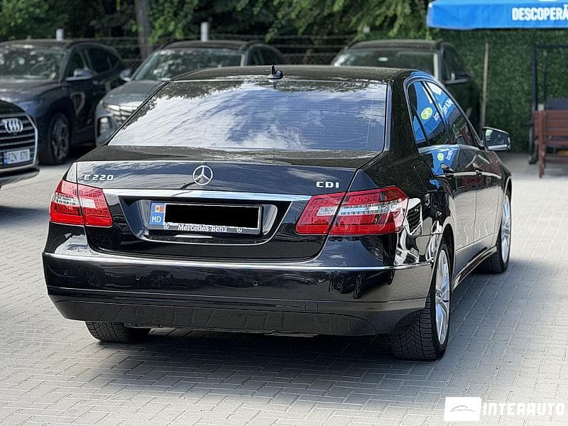 Mercedes E 220 2010 — Миниатюра 2