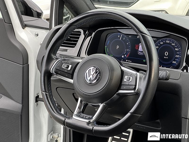 2017 Volkswagen Golf GTE — Miniatură 7