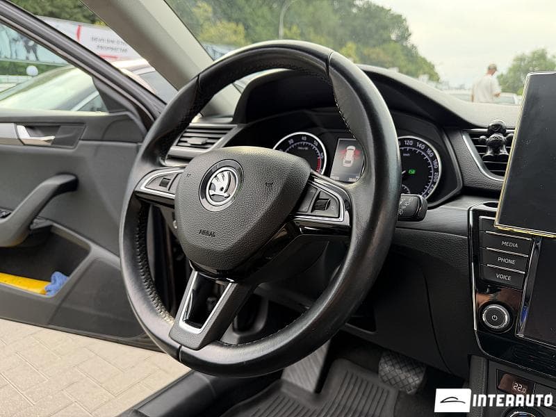 2016 Skoda Superb — Miniatură 11