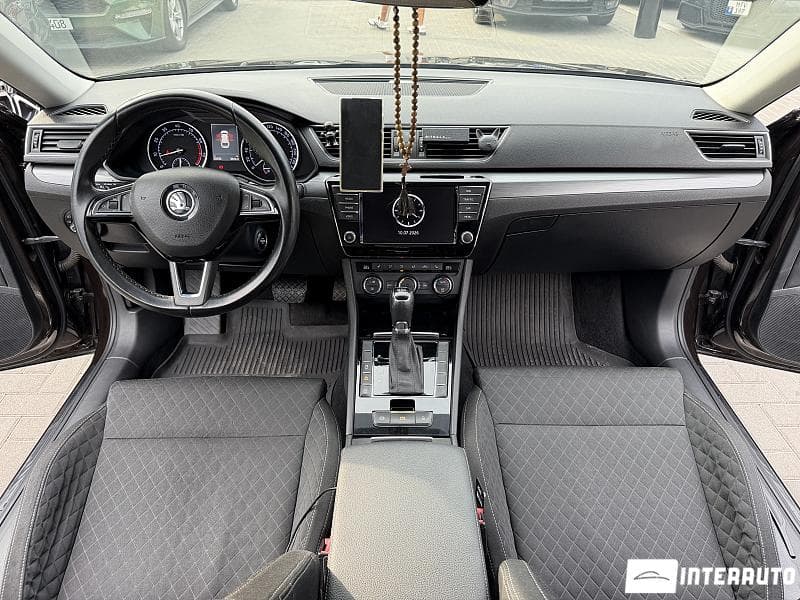 2016 Skoda Superb — Miniatură 9