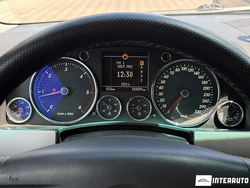 2005 Volkswagen Touareg — Miniatură 13