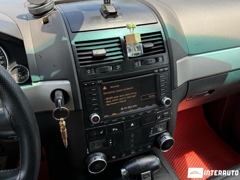 2005 Volkswagen Touareg — Miniatură 14