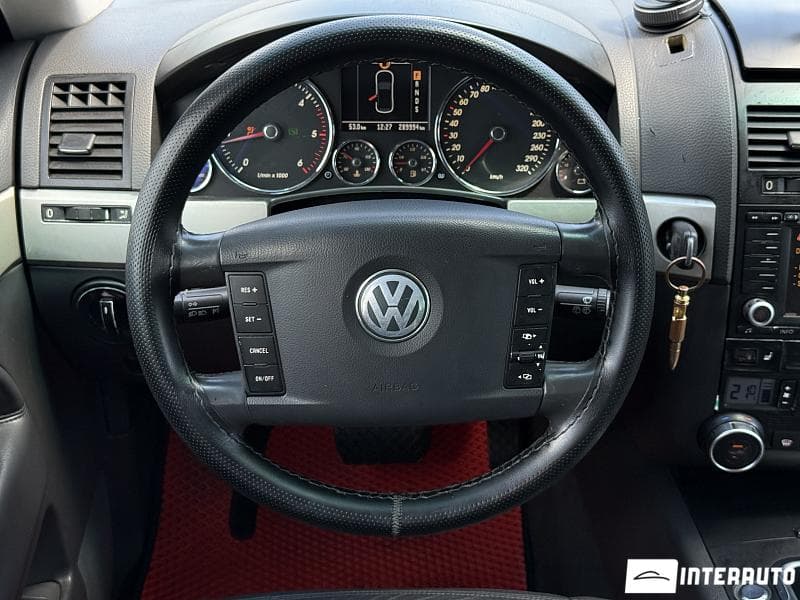 2005 Volkswagen Touareg — Miniatură 10