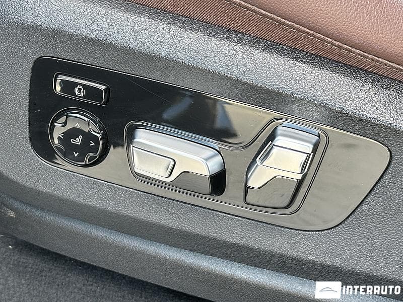 2020 BMW X5 2.5D — Miniatură 22