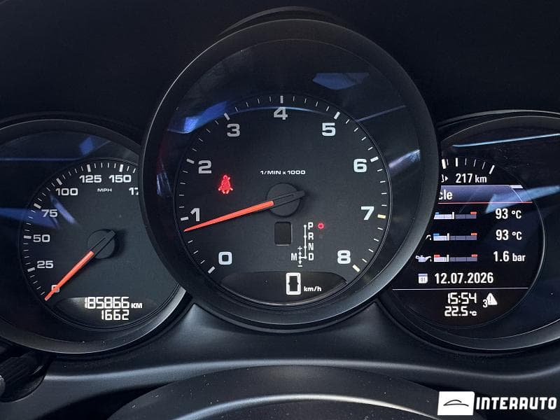 2016 Porsche Macan — Miniatură 11