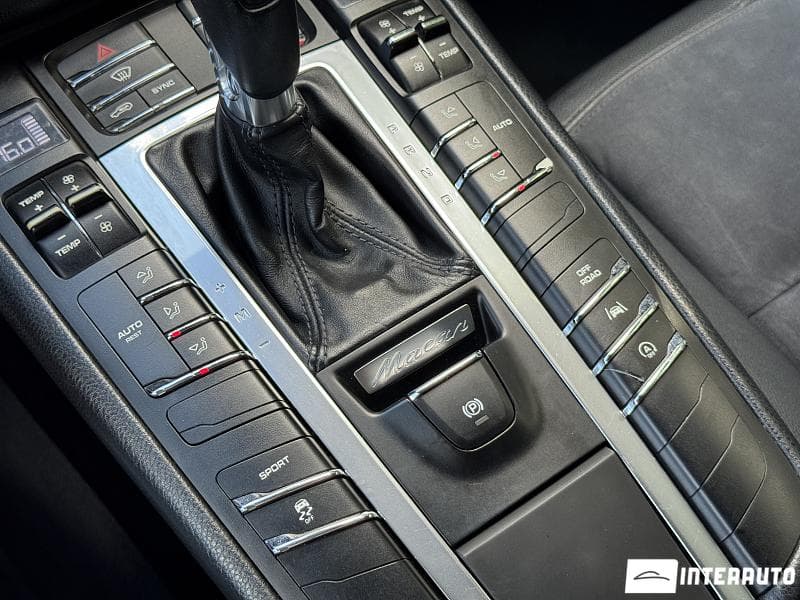 2016 Porsche Macan — Miniatură 16