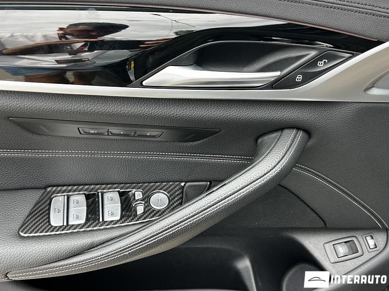 2020 BMW 530e — Miniatură 17