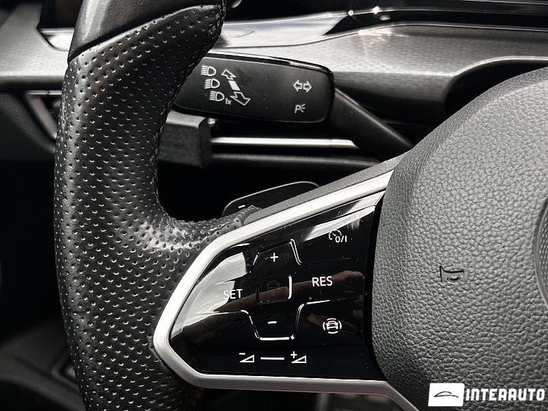 2021 Volkswagen Golf GTE — Miniatură 8