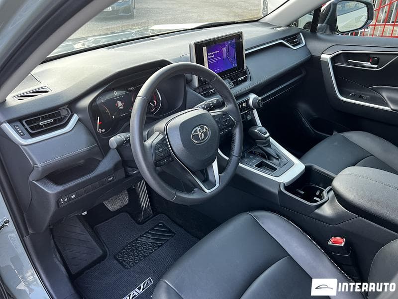 Toyota Rav-4 2023 — Миниатюра 5