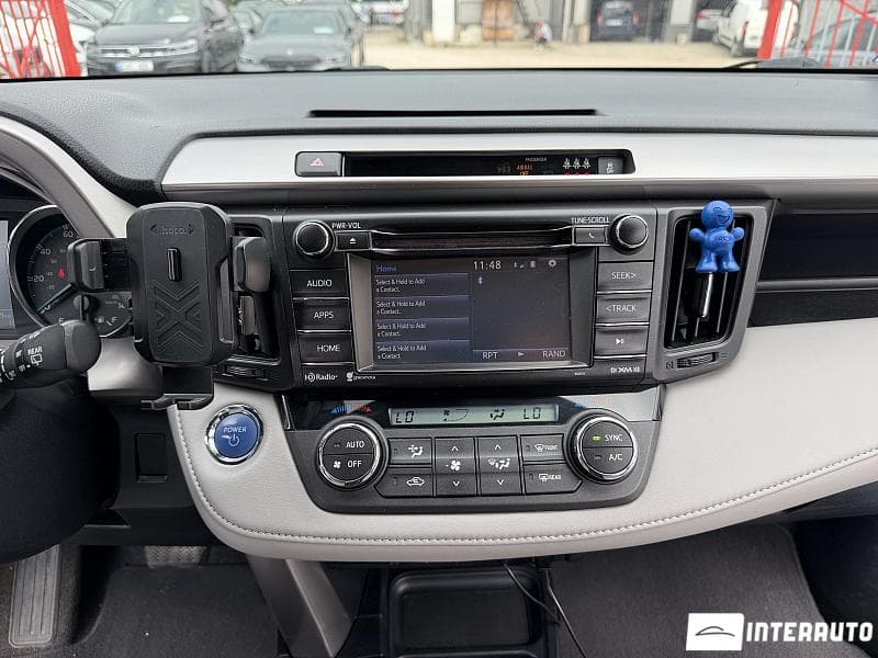 2017 Toyota Rav-4 — Miniatură 13