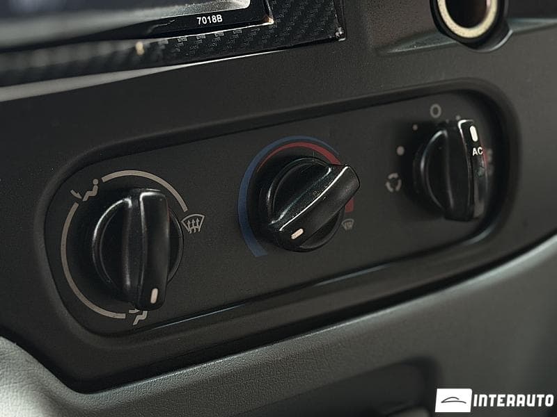 2011 Ford Transit — Miniatură 11
