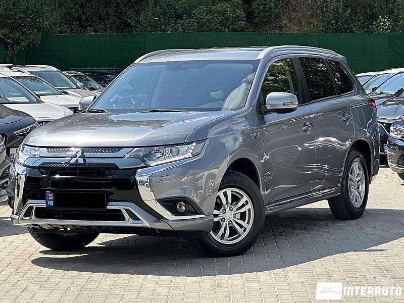 2020 Mitsubishi Outlander — Miniatură 2