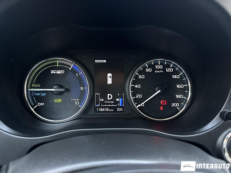 2020 Mitsubishi Outlander — Miniatură 8
