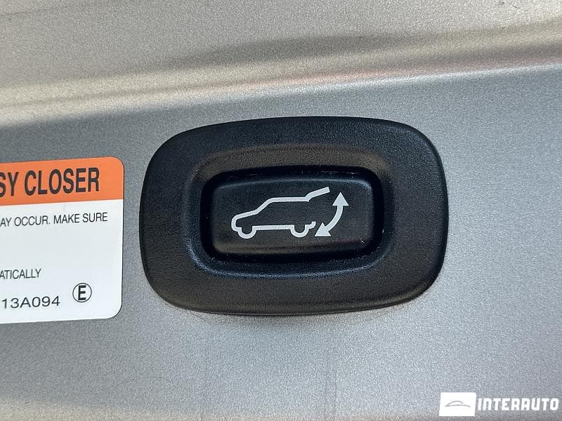 2020 Mitsubishi Outlander — Miniatură 20