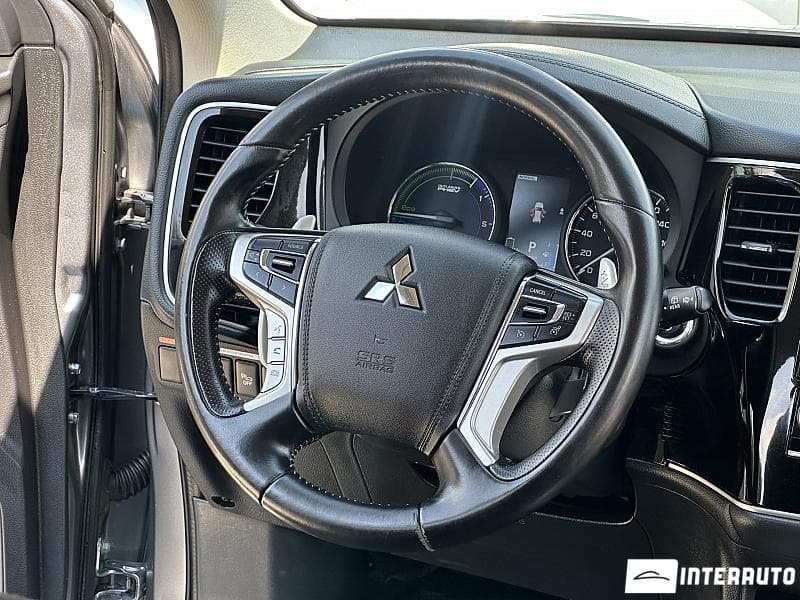 2020 Mitsubishi Outlander — Miniatură 7
