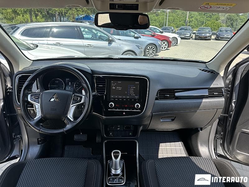 2020 Mitsubishi Outlander — Miniatură 6