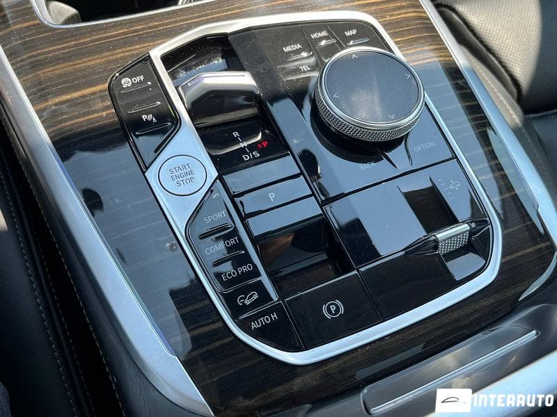 BMW X7 4.0i 2024 — Миниатюра 13