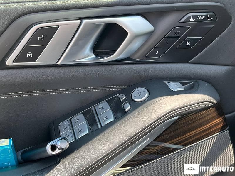 BMW X7 4.0i 2024 — Миниатюра 16
